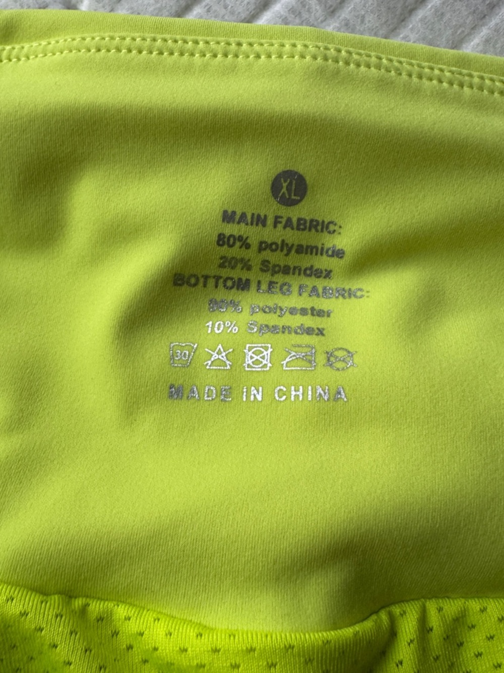 Neon yellow running shorts with back pocket, size XL - Picture 7 of 7